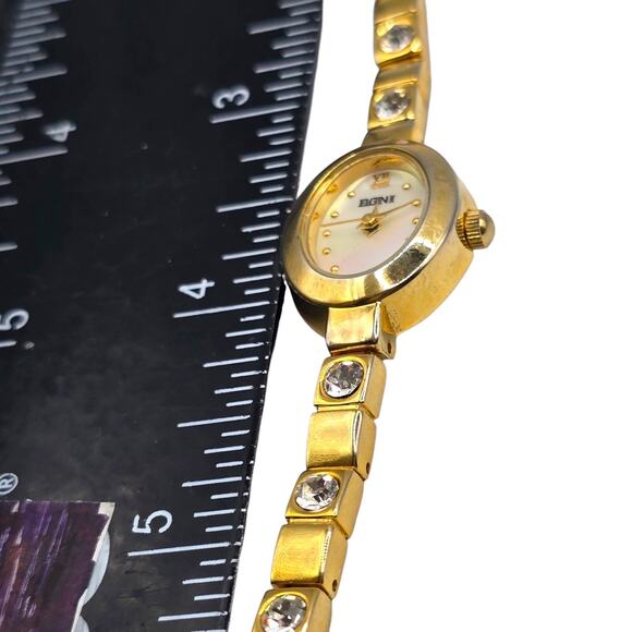 Elgin II Women's Clear Crystal Gold Toned Bracelet Band Analog Minimalist Oval - Picture 5 of 8